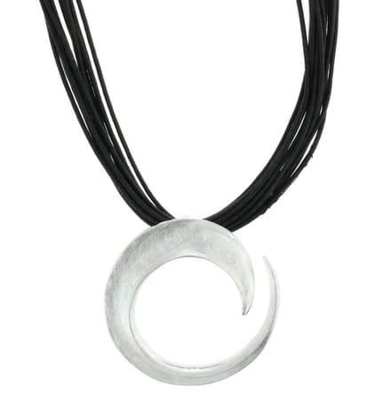 Behave Ketting met mat-zilverkleurige hanger