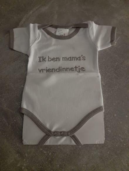 Romper met tekst "Ik Ben Mama's Vriendinnetje "
