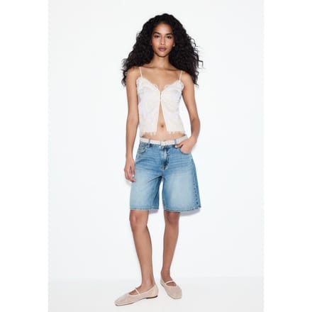 Stradivarius Denim bermuda met riem  MIDDENBLAUWE DENIM WASSING 36