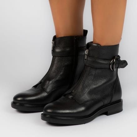 Manfield - Dames - Zwarte leren enkellaarsjes - Maat 36