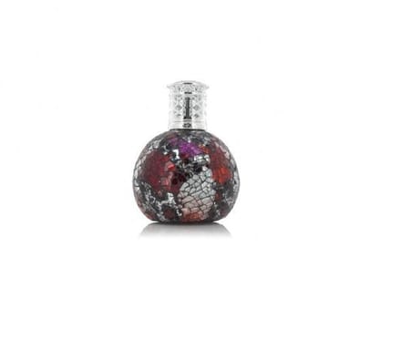 Ashleigh & Burwood - Geurlamp Vampiress