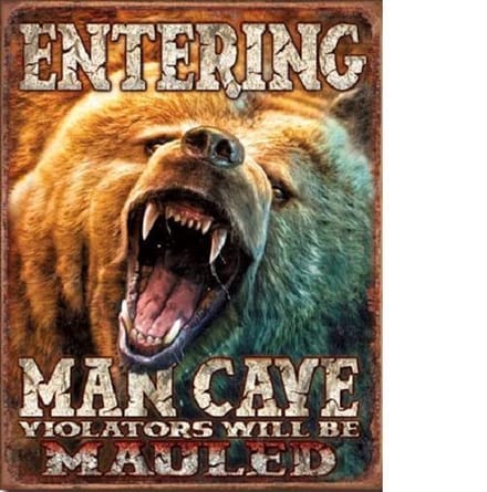 Entering Man Cave Metalen wandbord 31,5 x 40,5 cm.