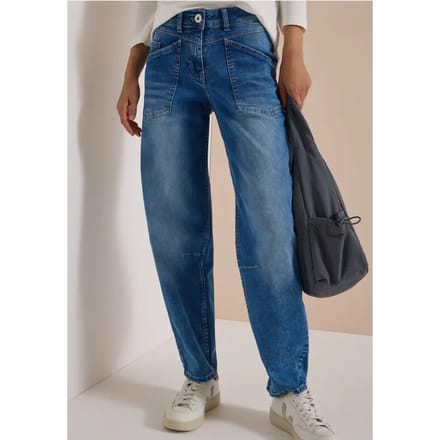High Waist Barrel Leg jeans in Loose Fit