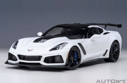 AUTOart 1/18 Chevrolet Corvette C7 ZR1, Arctic White