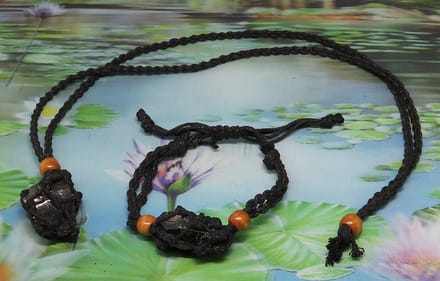 Edel shungiet knopen ketting en armband zwart
