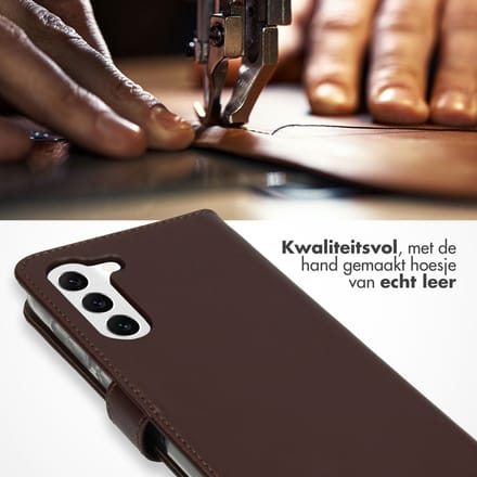 Selencia Hoesje - Geschikt voor Samsung Galaxy S23 - Echt Lederen Bookcase - Bruin