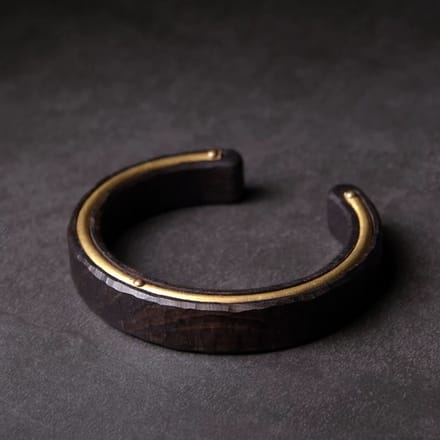 Zwart Sandelhout Armband met Bronzen Lijn – Unisex