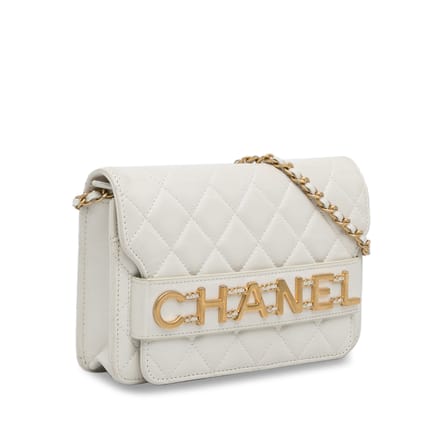 Chanel 19 Crossbody Gequilted Lammy