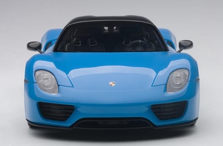 AutoArt 1/18 Porsche 918 Spyder Weissach Package - 2013 - Riviera Blue