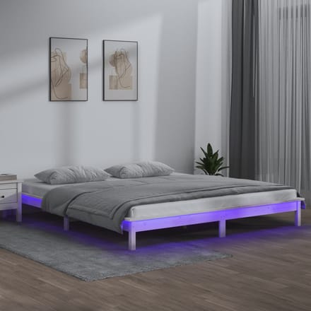 vidaXL - Bedframe - LED - massief - hout - wit - 140x200 - cm