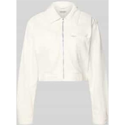 Kort jeansjack met borstzakken en labelpatch