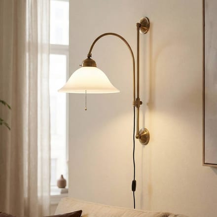 Berliner Messinglampen Rhodos - uitzwenkende messing wandlamp