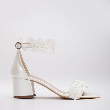 Dana Lace Bridal Laag Hak Sandalen
