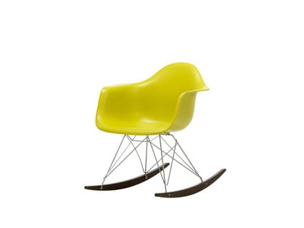 Vitra - RAR Eames Plastic Armchair - mosterd RE - verchroomd - sleden esdoorn donker - geel