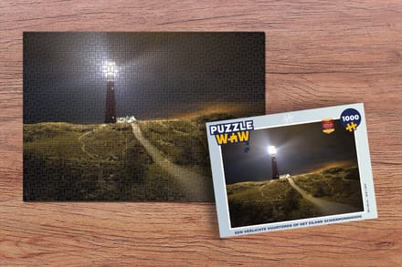 Puzzel Een verlichte vuurtoren op het eiland Schiermonnikoog - Legpuzzel - Puzzel 1000 stukjes volwassenen