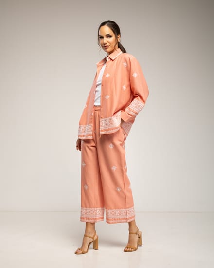 Set van geborduurd overhemd en broek, met elastische taille en zakken