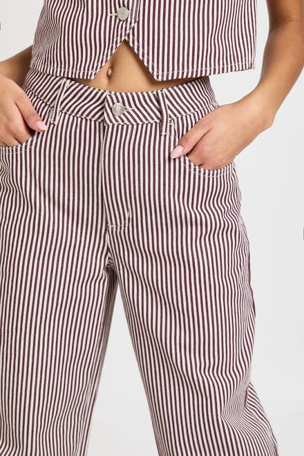 boohoo Dames Mid Waist Gestreepte Barrel Jeans | Bordeaux Rood | Maat: 34