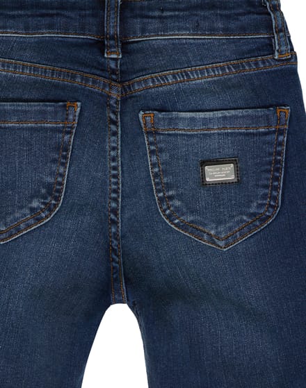 Slim Fit Statement