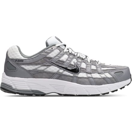 Nike P-6000 White Metallic Cool Grey Black - Sneakers - Unisex - Maat 43 - Zwart/Wit/Grijs
