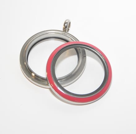 Floating locket met rode Emaille rand