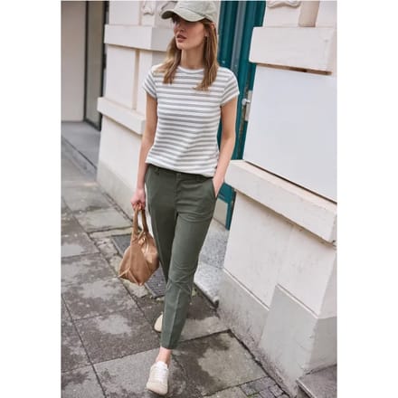 Mid Waist Slim Legs chino's in een casual fit