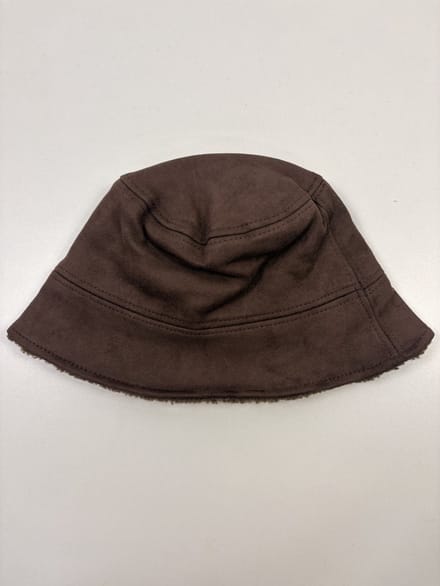 Bucket hat, vissershoedje, warm.