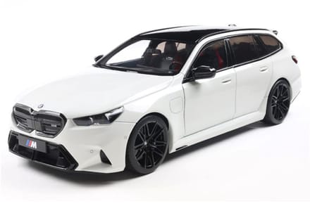 BMW M5 Touring (G99) '24, wit (Alpine white solid) schaal 1:18
