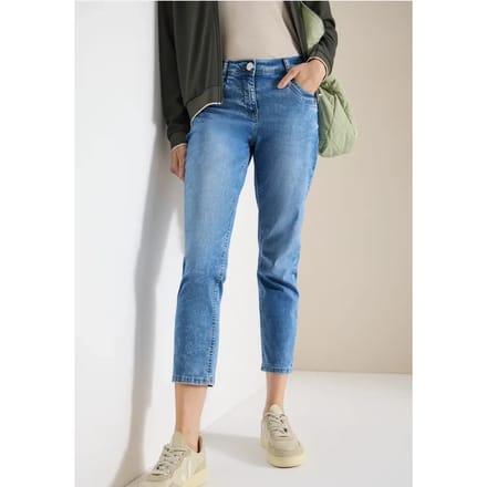 7/8 Mid Waist Slim Legs jeans in casual fit