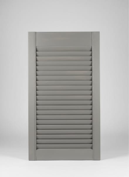Grijs houten louvre luik