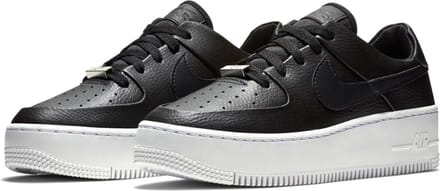 Nike Air Force 1 Sage Low Sneaker Dames  Sneakers - Maat 40 - Vrouwen - zwart/wit