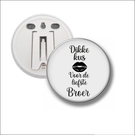 Button Met Clip 58 MM - Dikke Kus Voor De Liefste Broer