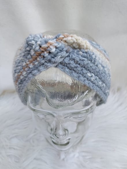 Handgemaakte haarband / hoofdband / oorwarmer in beige, wit, grijs gehaakt