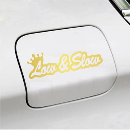 Bumpersticker - Low & Slow - 4,8 X 14,8 - Goud
