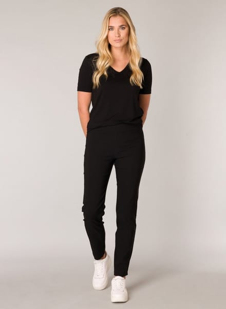 BASE LEVEL Yaltha Tregging - Black - maat 44