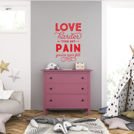 Muursticker - Love Harder Than Any Pain - 58 x 83 - Rood