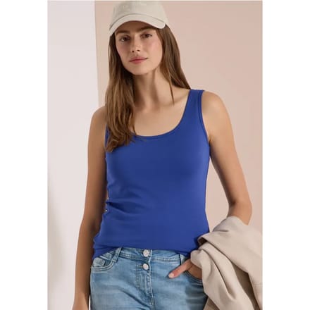 Basic top met ronde hals gemaakt van katoen