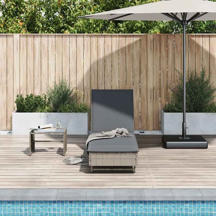 vidaXL - Ligbed - met - wielen - en - kussen - poly - rattan - grijs