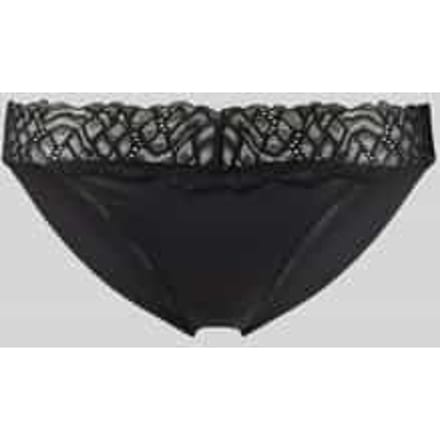 Slip met kanten details