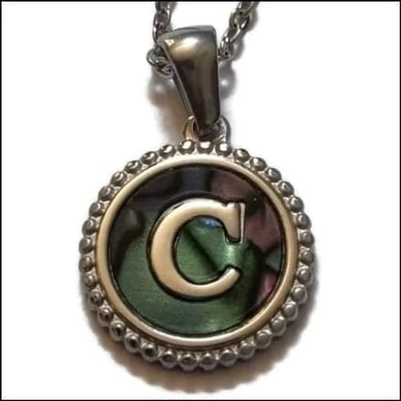 Aramat Jewels - Halsketting abalone schelp - initiaal ketting letter C