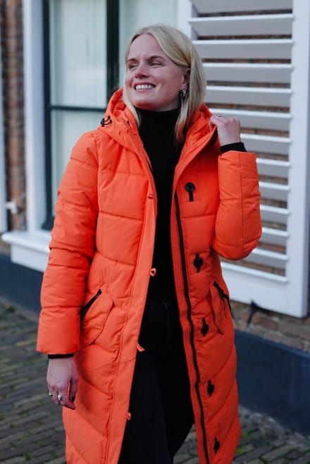 Lange dames winterjas - Gewatteerd en getailleerd - Oranje - Maat 36