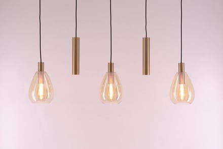 Hanglamp 3 amber glazen 2 gouden kokers
