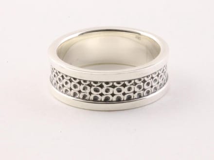 Fijn bewerkte zilveren ring - maat 20