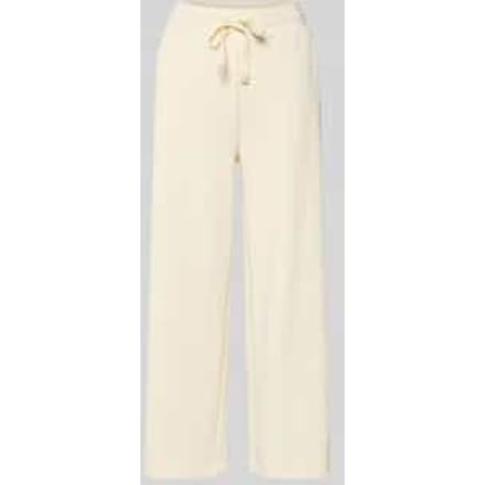 wide fit sweatpants in verkorte pasvorm model 'Banu'