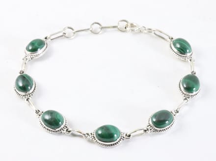 Bewerkte zilveren armband met malachiet