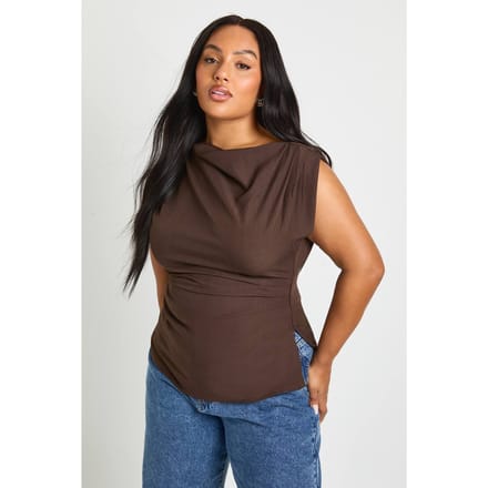 boohoo Dames Plus Cowl Front Asymmetrische Top | Chocoladebruin | Maat: 46