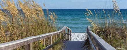 Fotobehang - Sandy Boardwalk 375x150cm - Vliesbehang