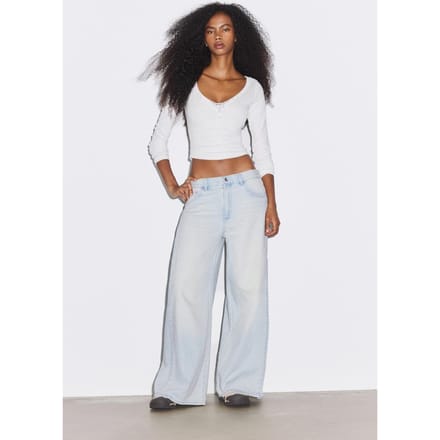 Stradivarius Super wide-leg jeans met plooien  LICHTBLAUWE DENIM WASSING 34