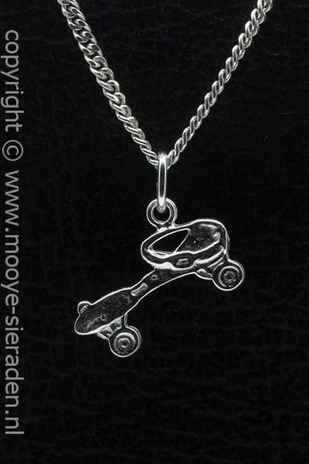 Zilveren Kinder rolschaats ketting hanger