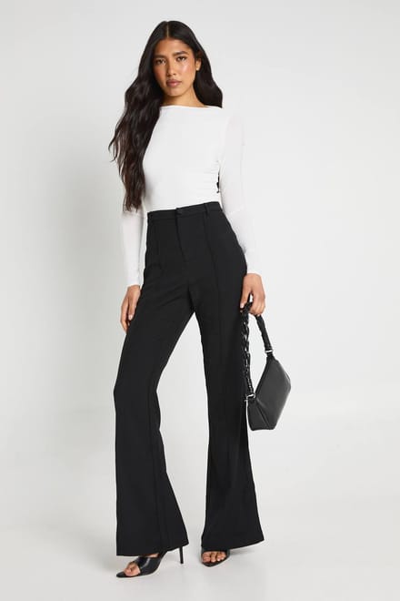 boohoo Dames Lange Getailleerde Slanke Uitlopende Broek | Zwart | Maat: 44