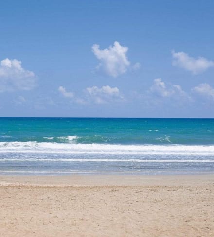 Fotobehang - Empty Beach 225x250cm - Vliesbehang